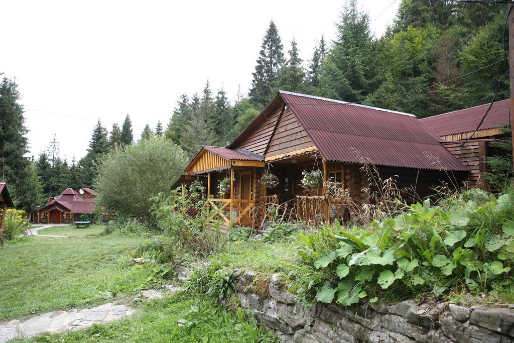 Zarinok Hotel Pilipets Exterior photo